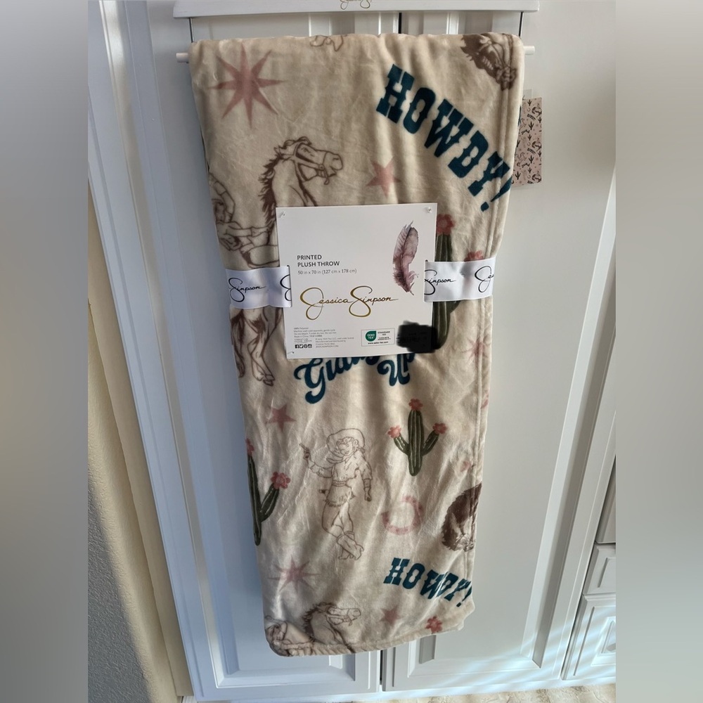 Jessica Simpson Western Cowgirl Howdy Cactus Plush Throw Blanket